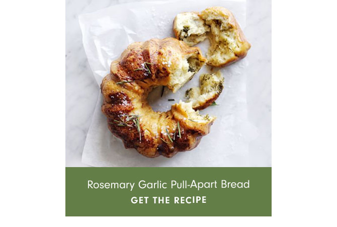 Rosemary Garlic Pull-Apart Bread - GET THE RECIPE